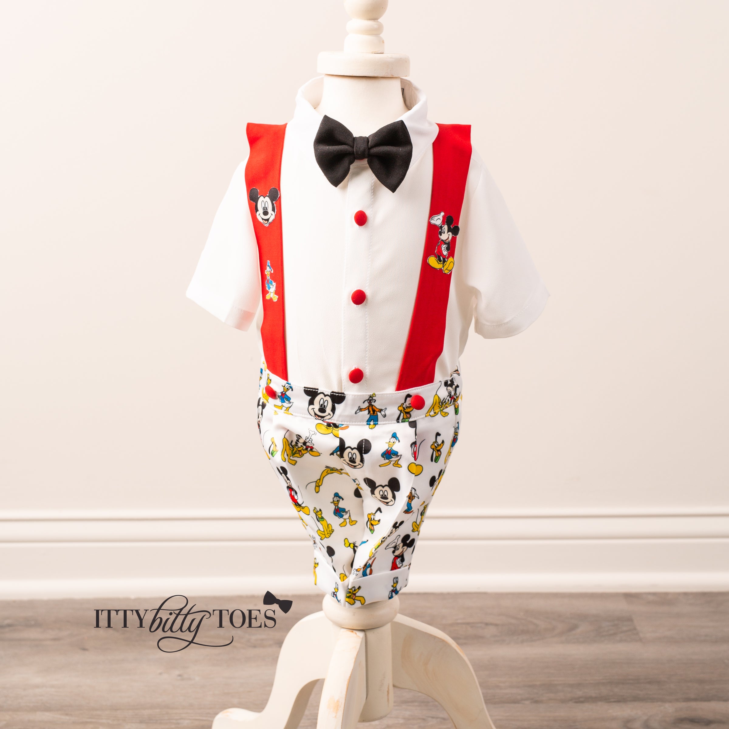 Themed suspenders set